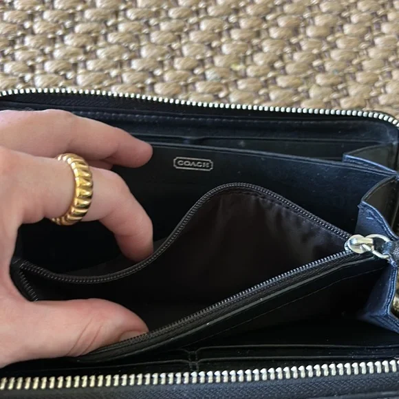 Coach Wallet - Picture 4 of 4